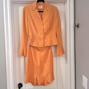 Ladies Cache size four 100% silk peach skirt suit